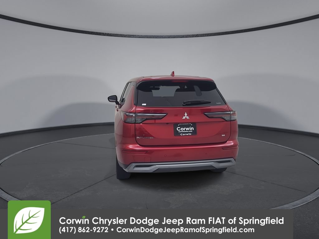 Used 2025 Mitsubishi Outlander SE AWD/4WD image 12
