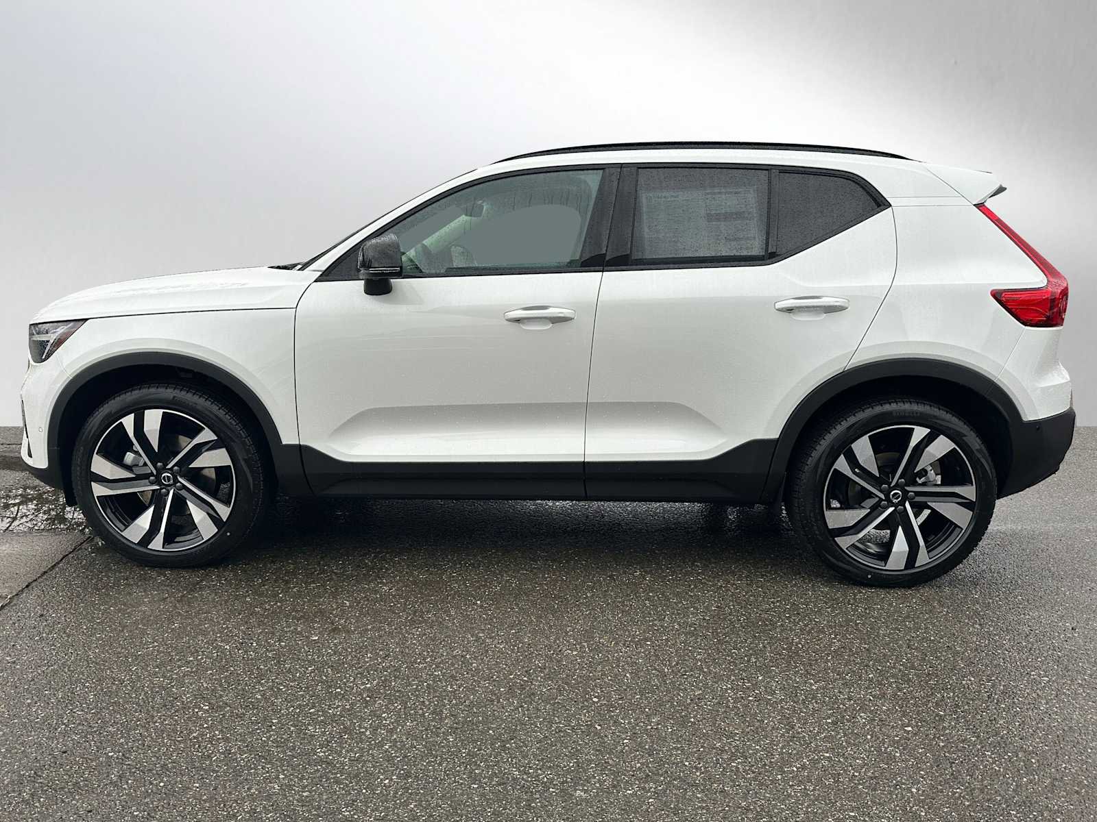 New 2026 Volvo XC40 B5 Ultra w/ Climate Package image 6