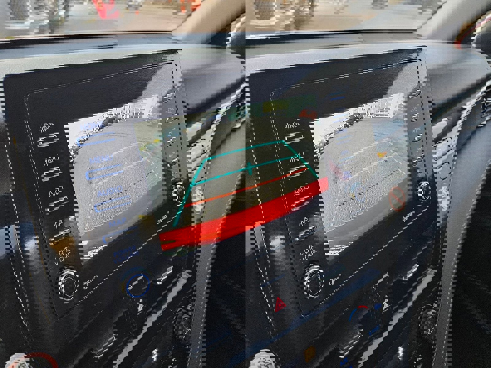 Used 2024 Toyota Camry SE image 19