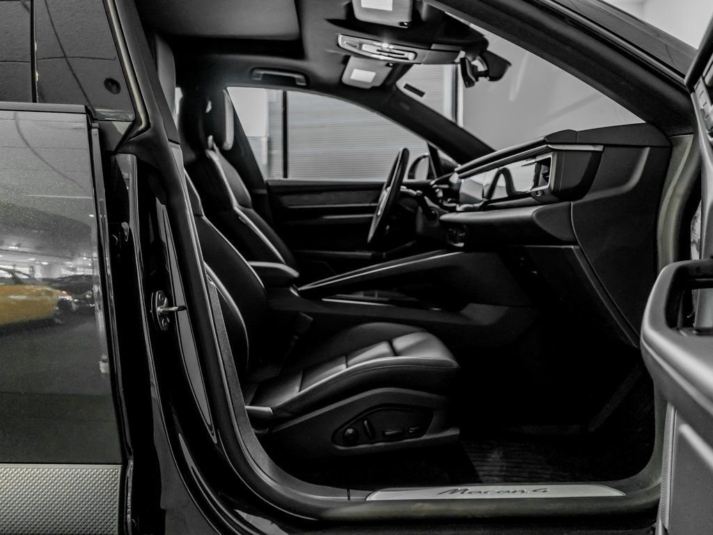 Certified 2024 Porsche Macan 4 Electric AWD/4WD image 25