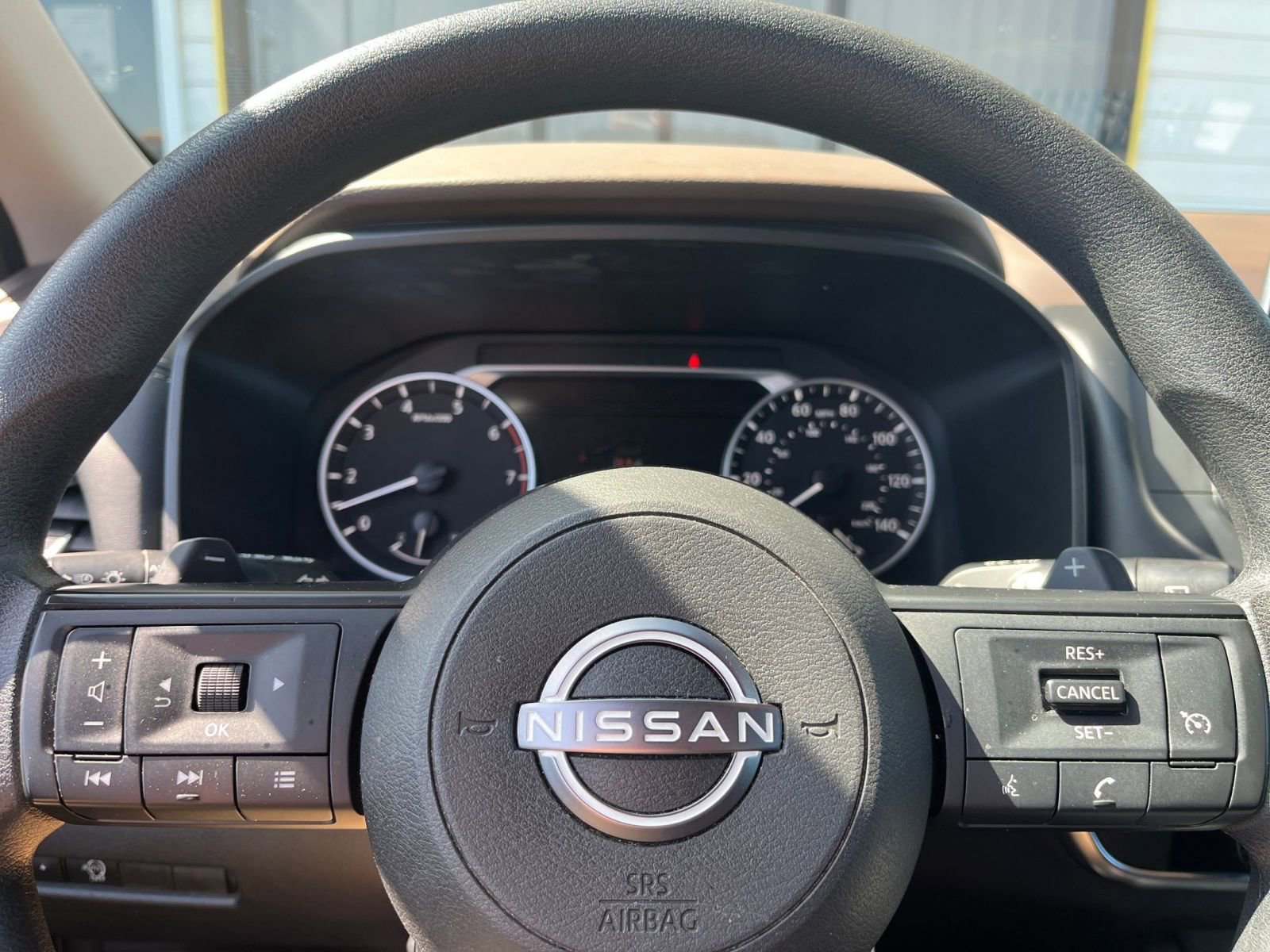 Used 2023 Nissan Rogue S image 28