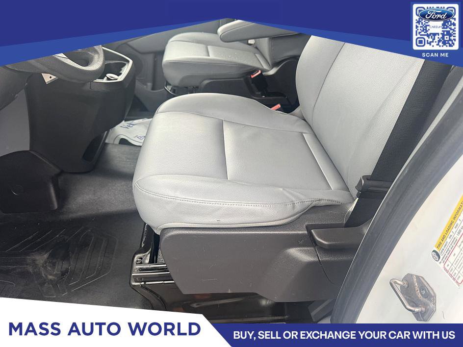 Used 2019 Ford Transit 250 130 Low Roof RWD image 6