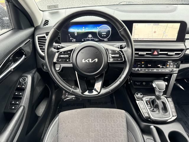 Used 2024 Kia Seltos S AWD/4WD image 12