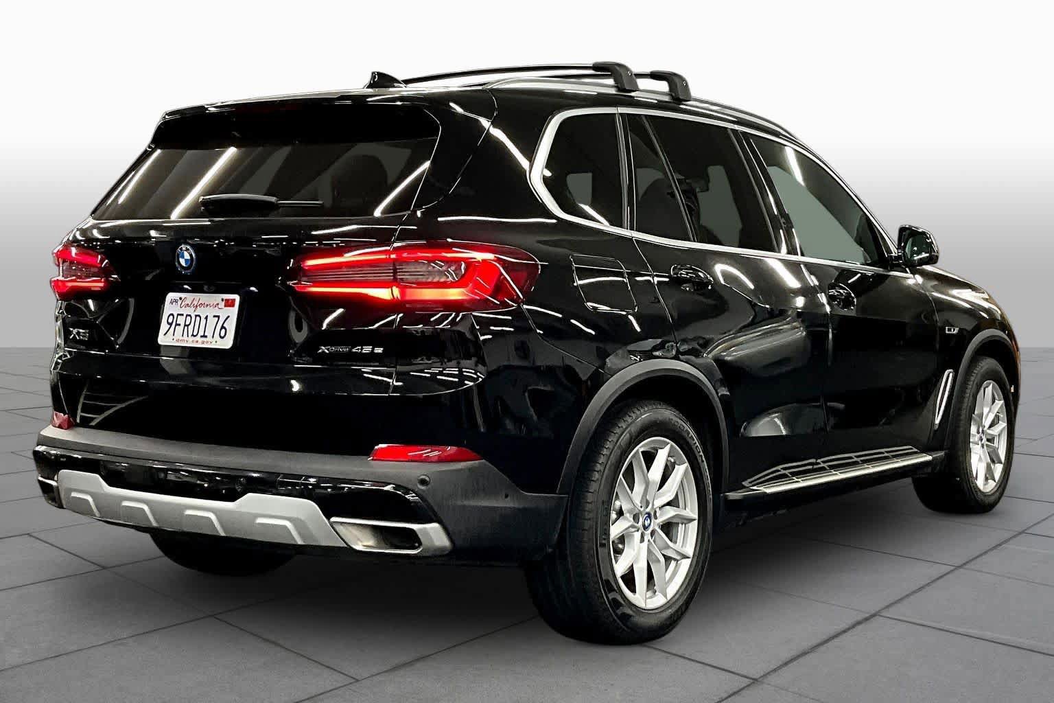 Used 2023 BMW X5 xDrive45e w/ Parking Assistance Package image 12