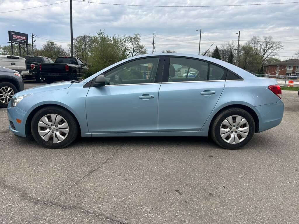 Used 2012 Chevrolet Cruze LS FWD image 8