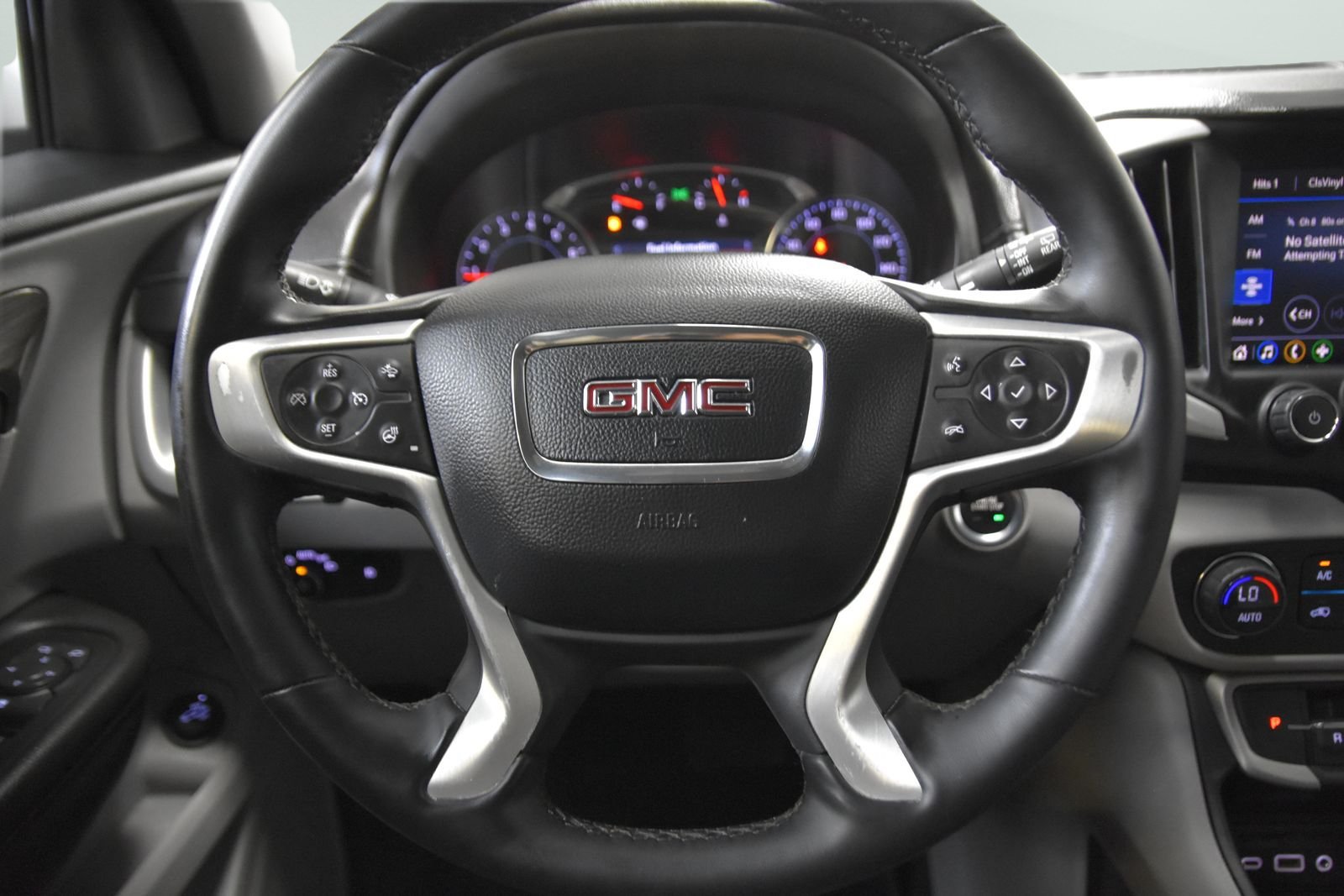 Used 2023 GMC Terrain SLT FWD image 19