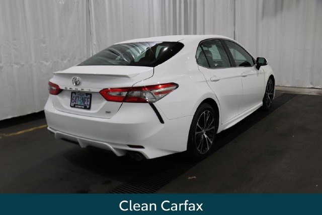 Used 2018 Toyota Camry SE FWD image 3