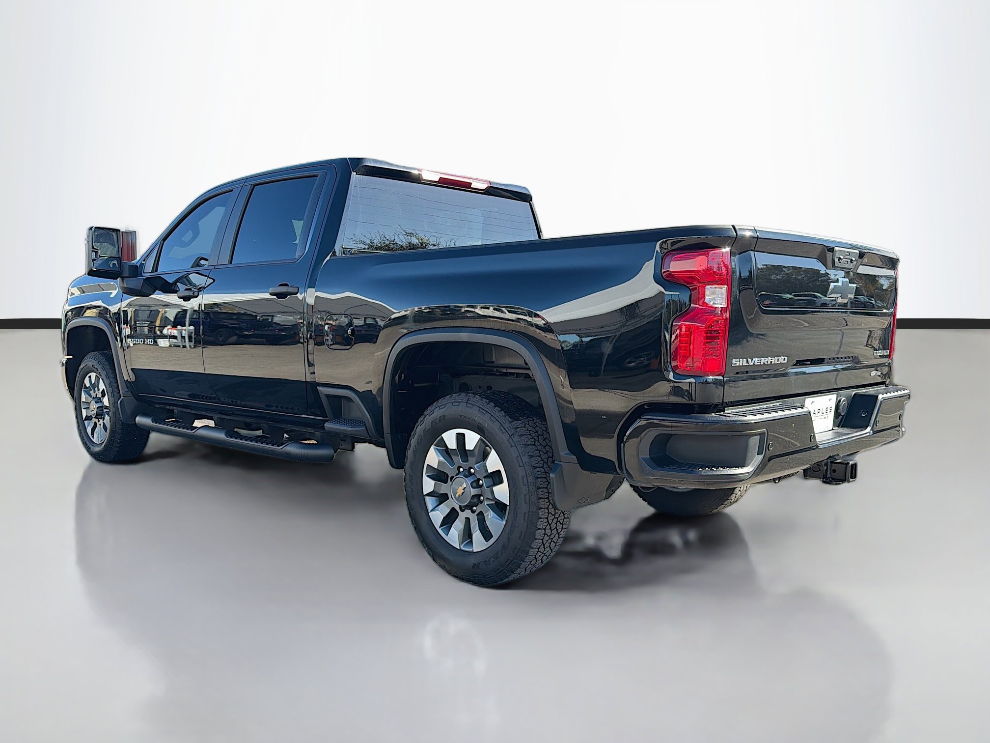 Used 2025 Chevrolet Silverado 2500 Custom w/ Custom Value Package image 5