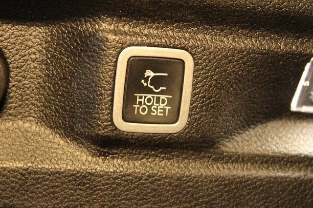 Used 2021 Jeep Grand Cherokee L Summit w/ Luxury Tech Group V image 21