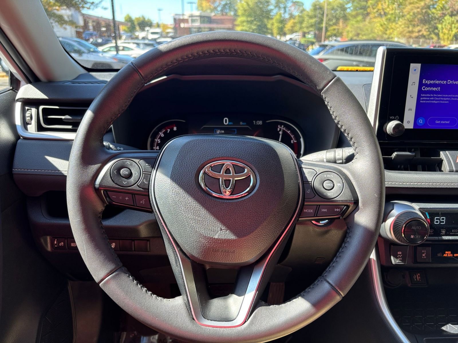 Used 2025 Toyota RAV4 XLE image 28