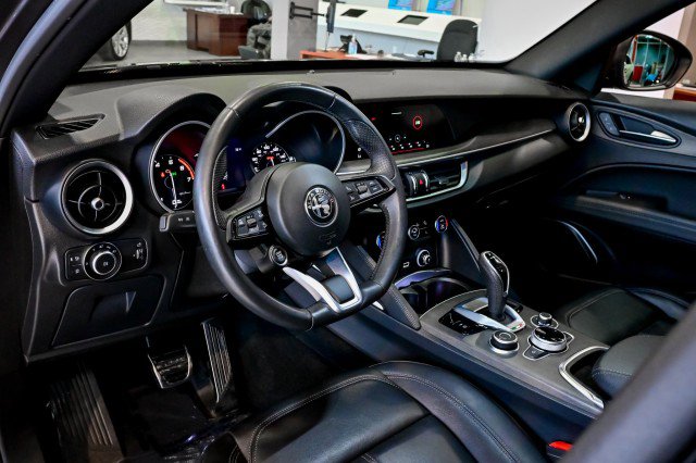 Used 2022 Alfa Romeo Stelvio Ti image 14