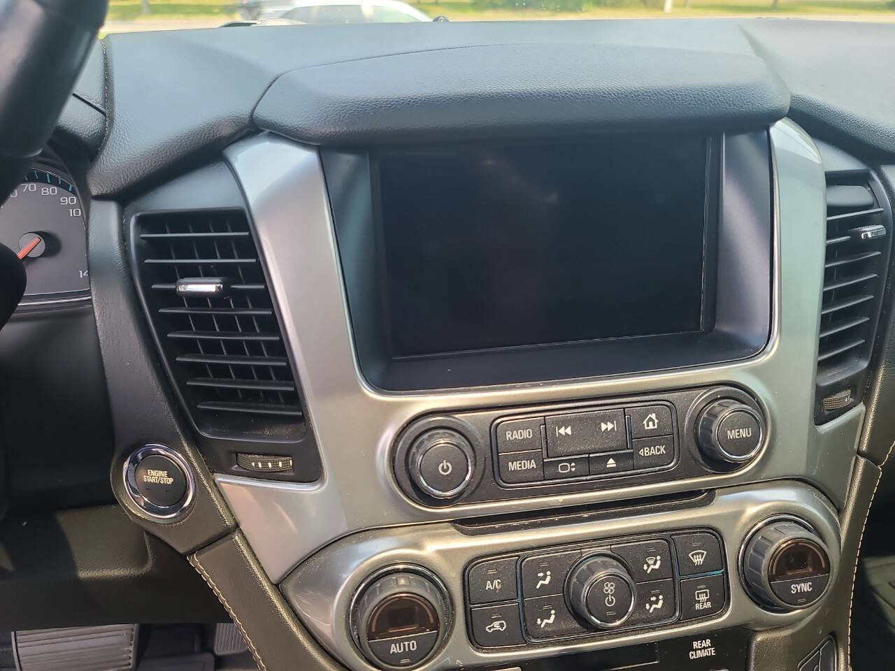Used 2019 Chevrolet Suburban LT AWD/4WD image 15
