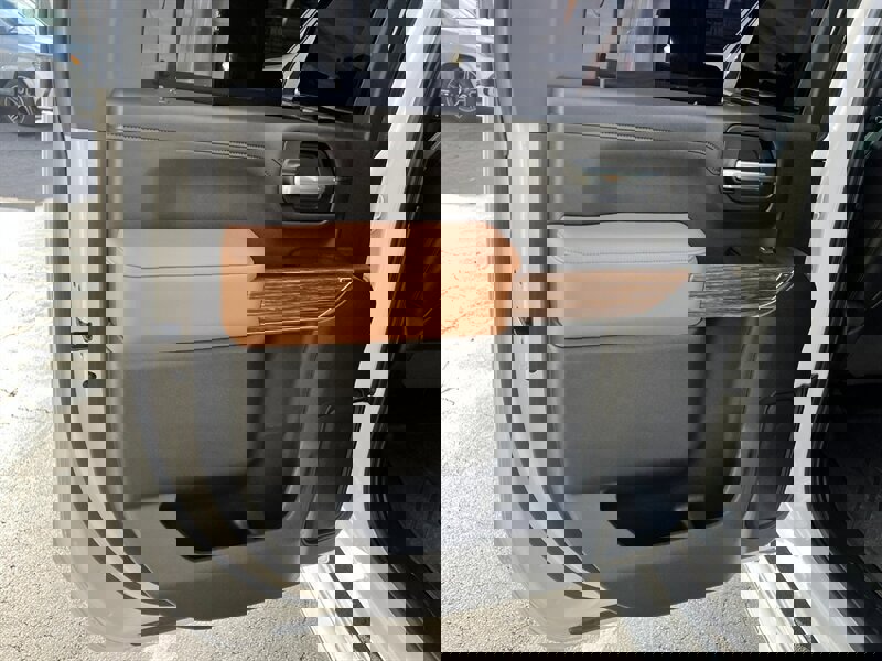 Used 2020 Chevrolet Silverado 3500 High Country w/ Z71 Off-Road Package image 28