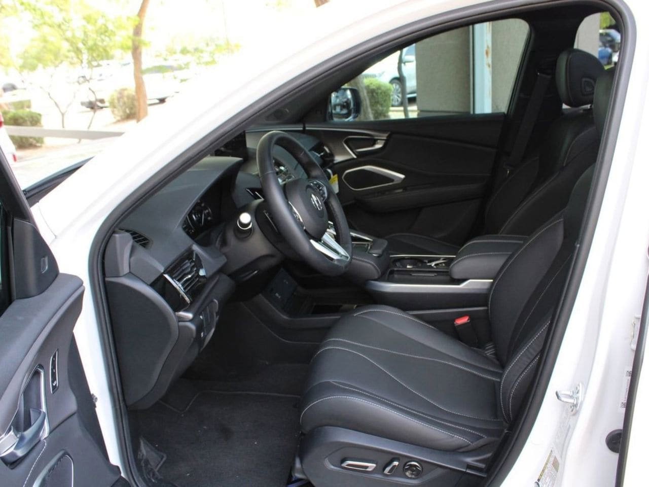 Used 2025 Acura RDX SH-AWD image 9