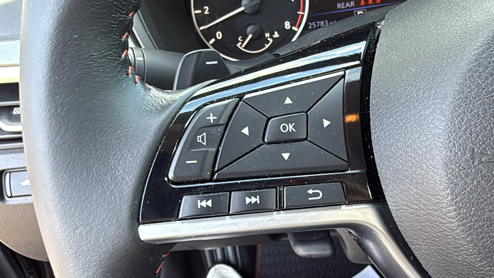 Certified 2023 Nissan Altima 2.5 SR FWD image 10