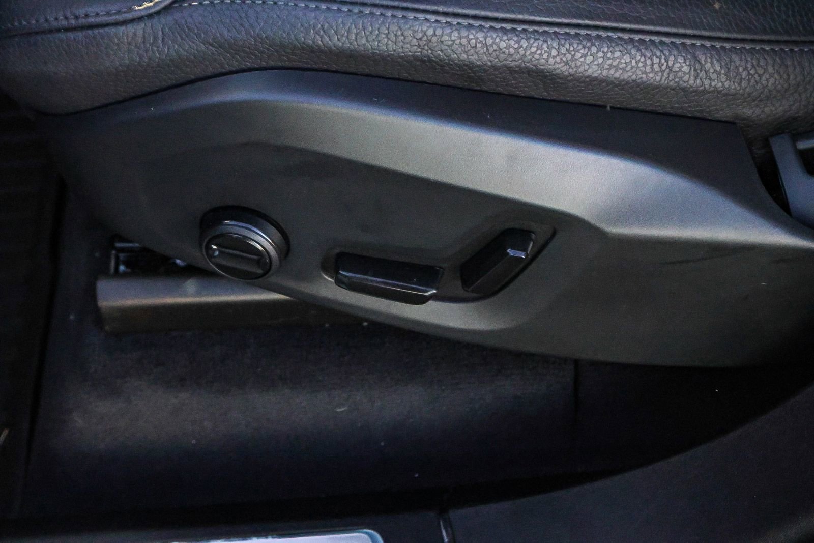 Used 2025 Volvo XC90 B5 Plus w/ Protection Package Premier image 30