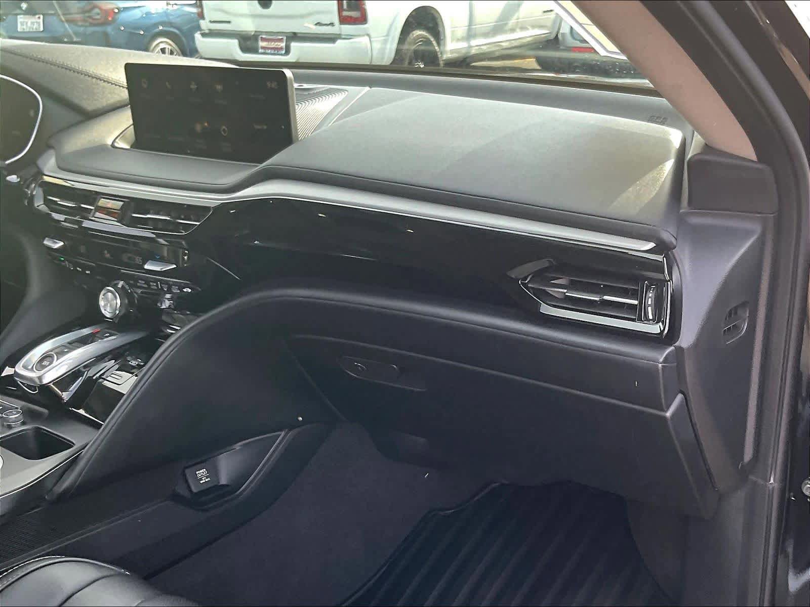 Used 2023 Acura MDX SH-AWD w/ Technology Package image 17