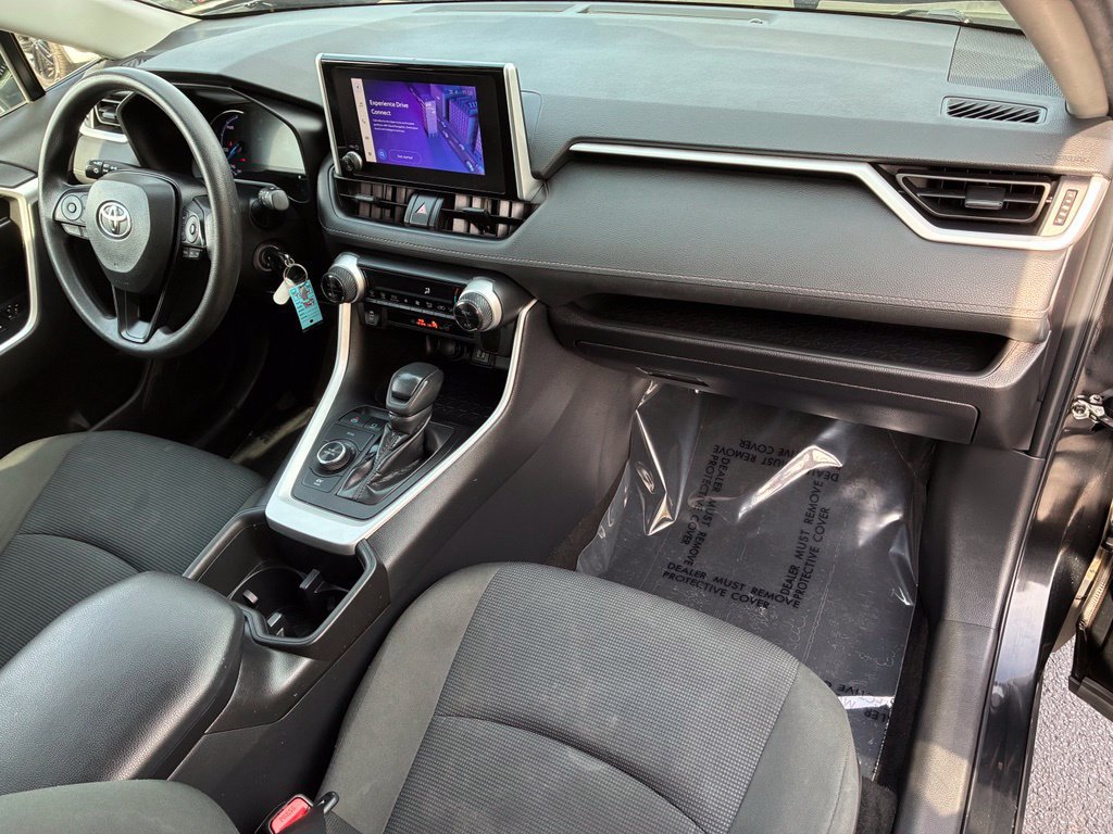 Used 2023 Toyota RAV4 LE AWD/4WD image 28