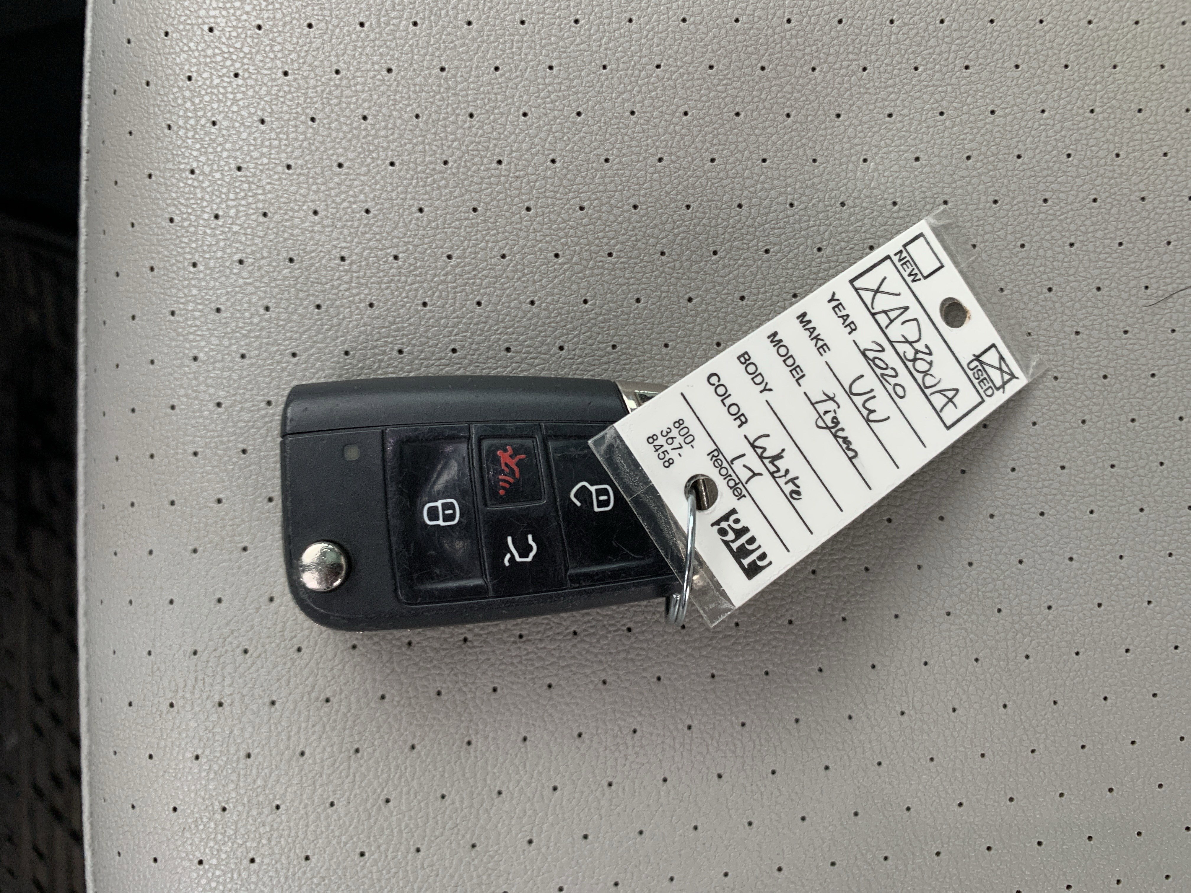 Used 2020 Volkswagen Tiguan SE w/ Panoramic Sunroof Package image 38