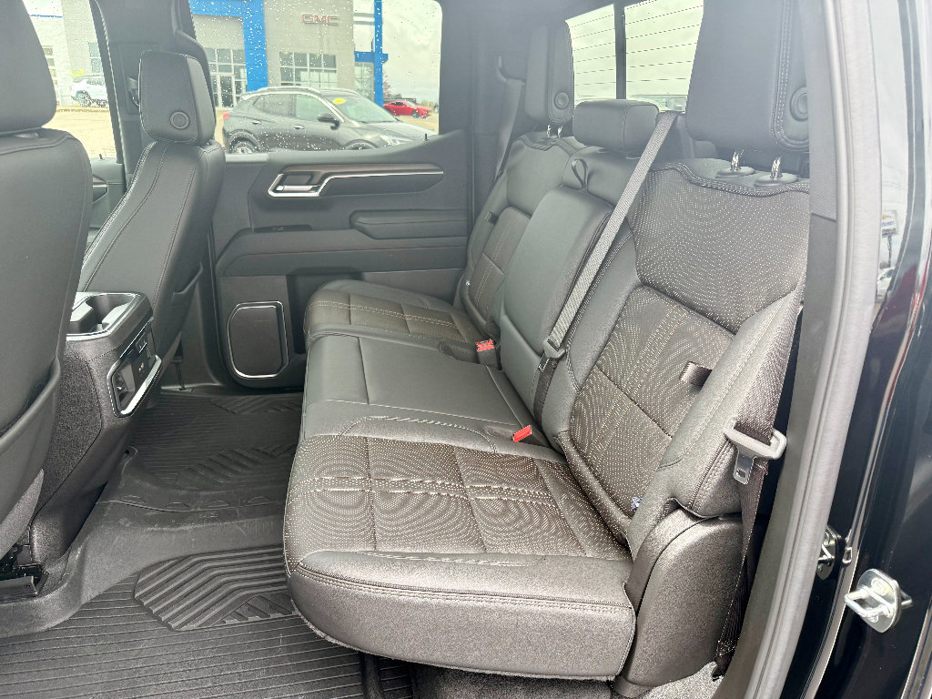 Used 2024 Chevrolet Silverado 1500 High Country w/ Technology Package image 26