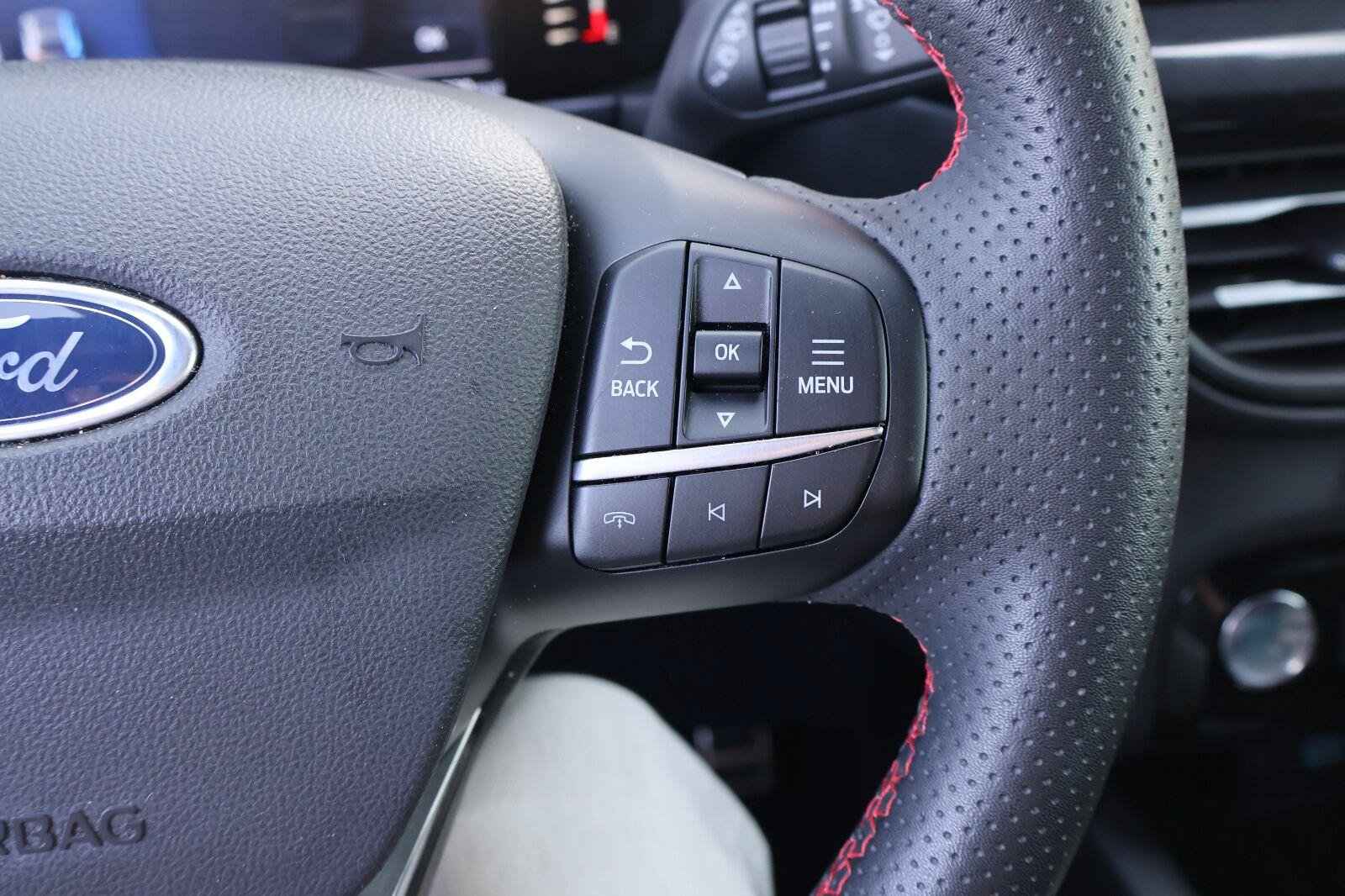 Used 2023 Ford Escape ST-Line w/ Tech Pack #1 FWD image 30