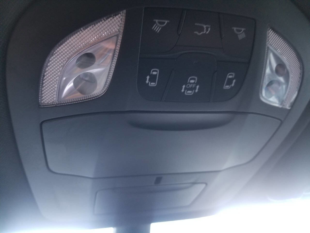 Certified 2023 Chrysler Pacifica Touring image 40