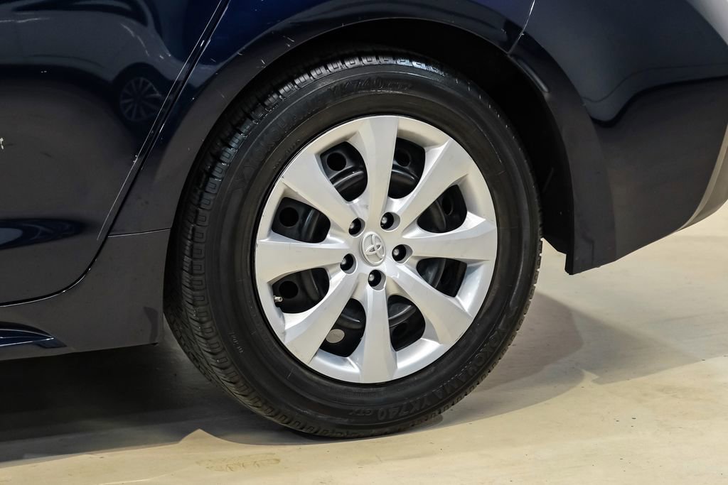Used 2022 Toyota Corolla LE FWD image 52