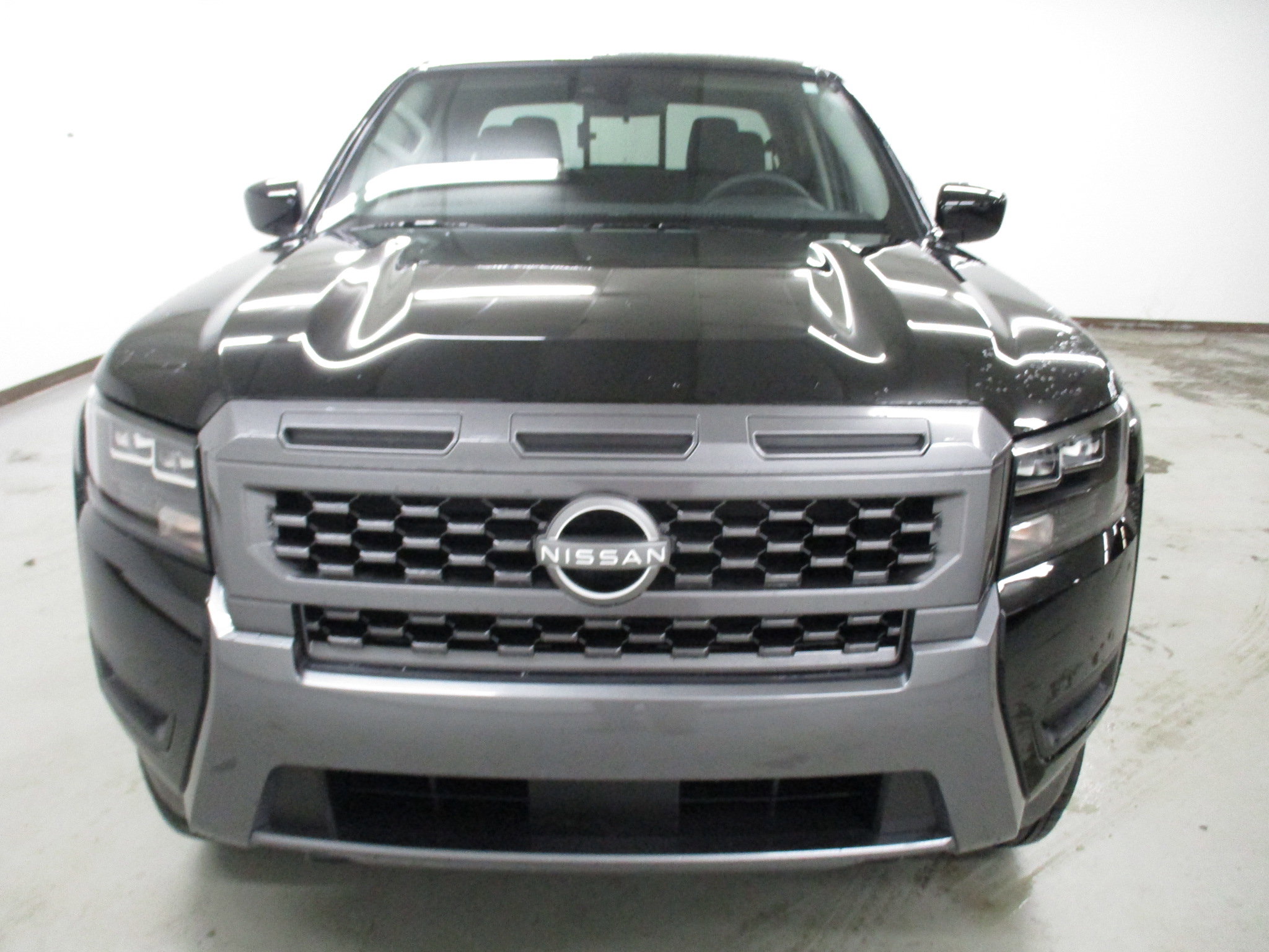 New 2026 Nissan Frontier SV w/ SV Convenience Package image 2