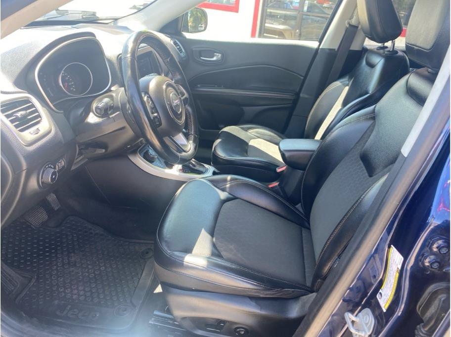 Used 2017 Jeep Compass Latitude w/ Popular Equipment Group AWD/4WD image 13
