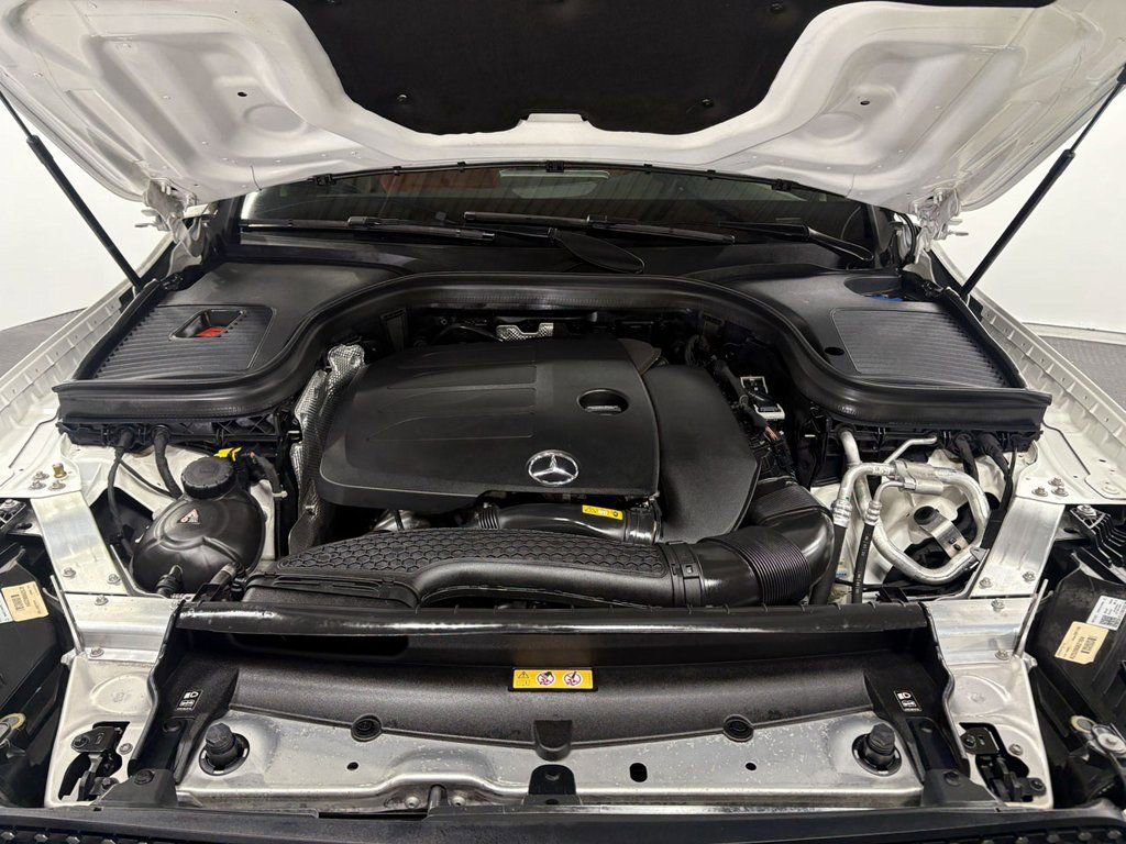 Certified 2022 Mercedes-Benz GLC 300 4MATIC w/ AMG Line image 34