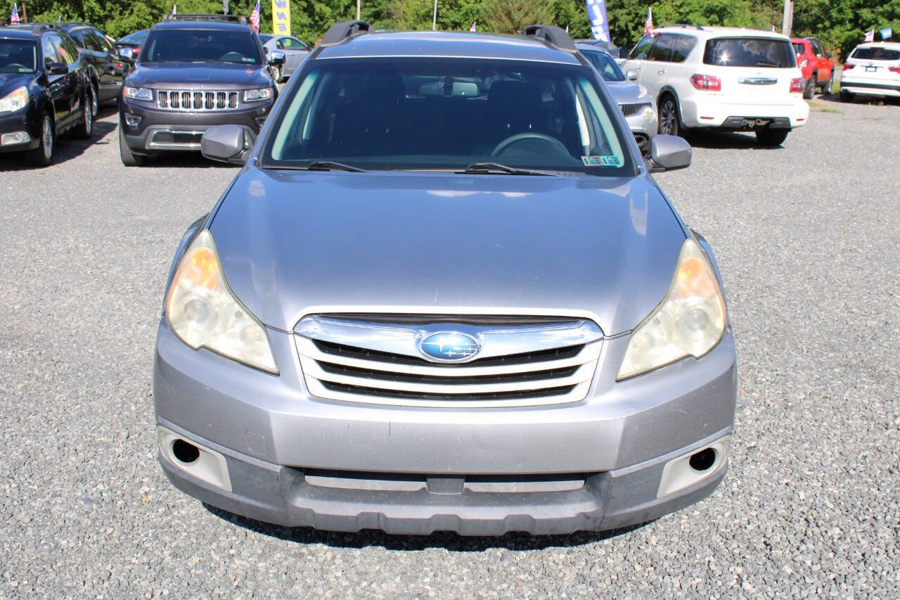 Used 2011 Subaru Outback 2.5i Premium w/ All-Weather Pkg AWD/4WD image 3