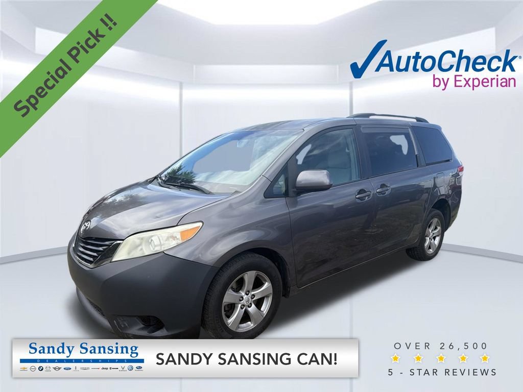 Used 2011 Toyota Sienna LE FWD image 1