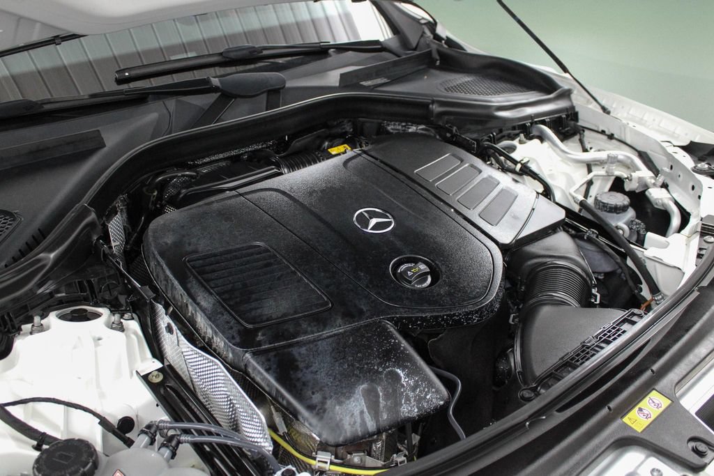 Used 2024 Mercedes-Benz GLC 300 image 39