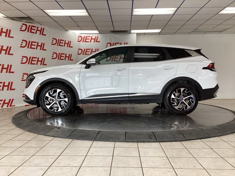 Used 2024 Kia Sportage EX FWD image 3