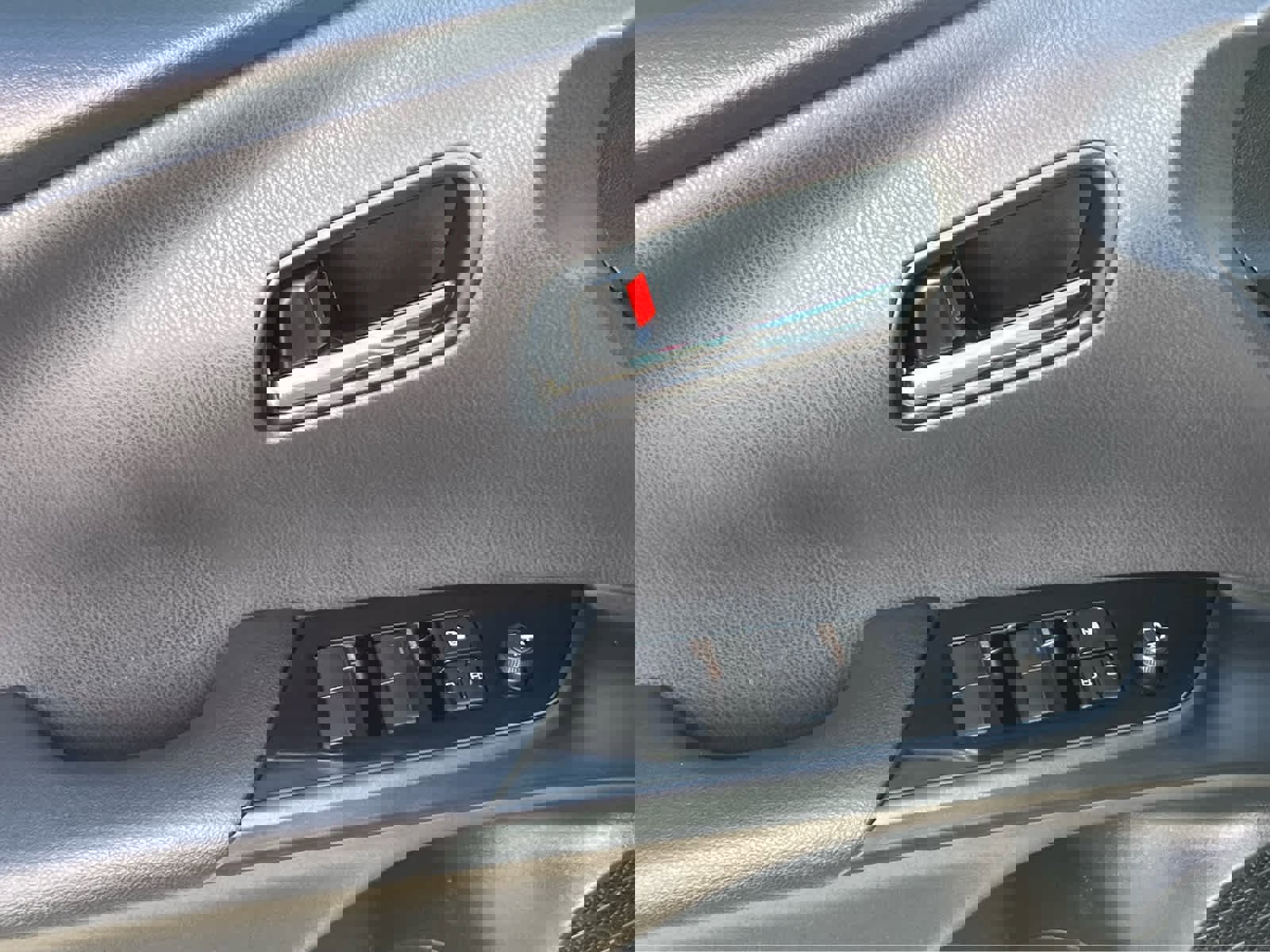 Used 2022 Toyota Prius XLE w/ Advanced Technology Package image 28