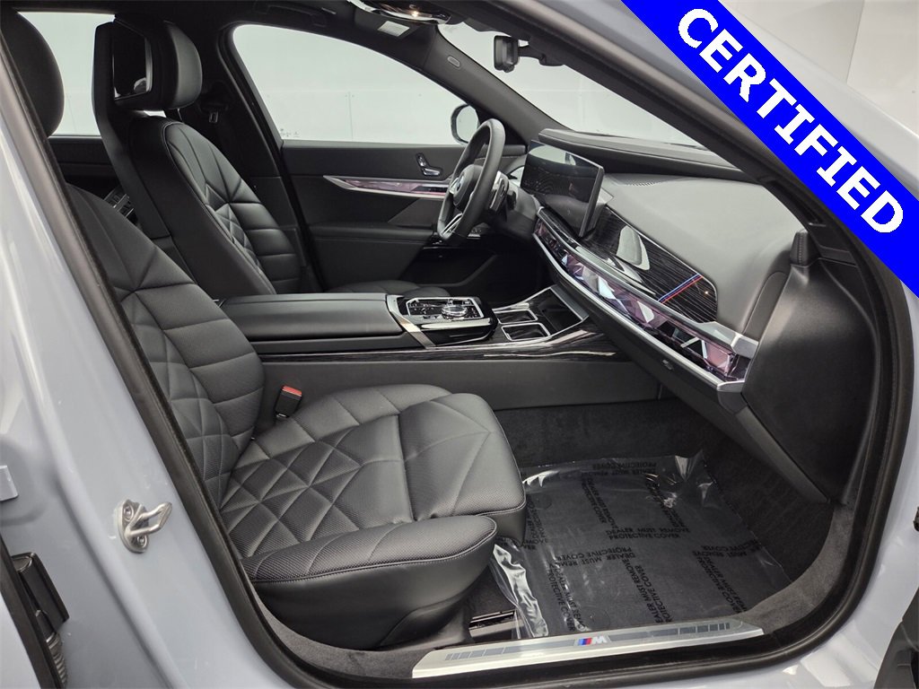 Used 2023 BMW 740i image 16