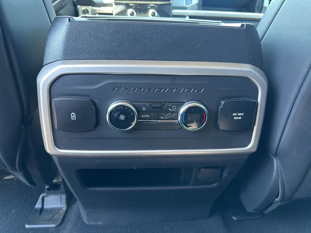 Used 2024 Ford Expedition XLT image 18