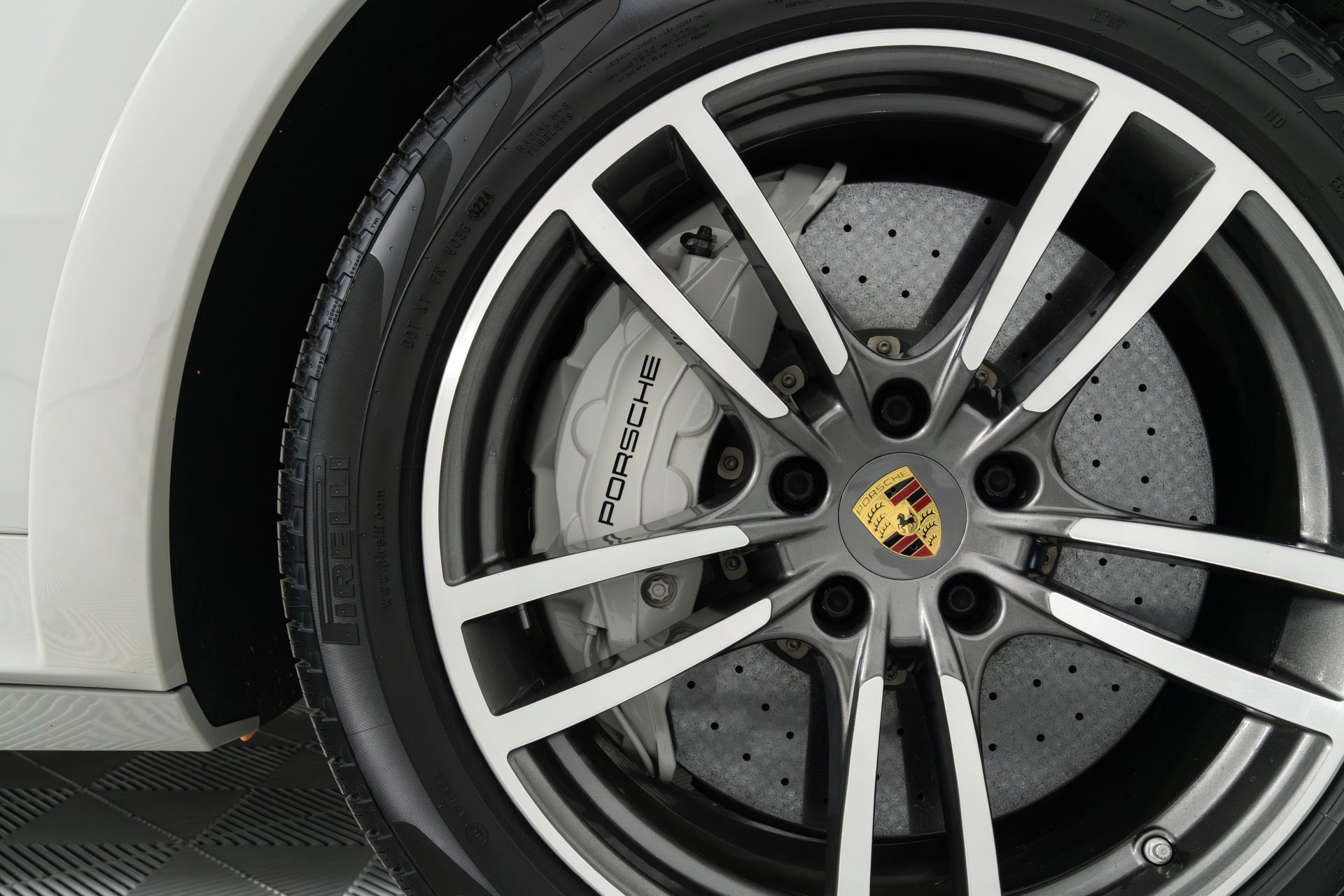Used 2022 Porsche Cayenne Turbo AWD/4WD image 53