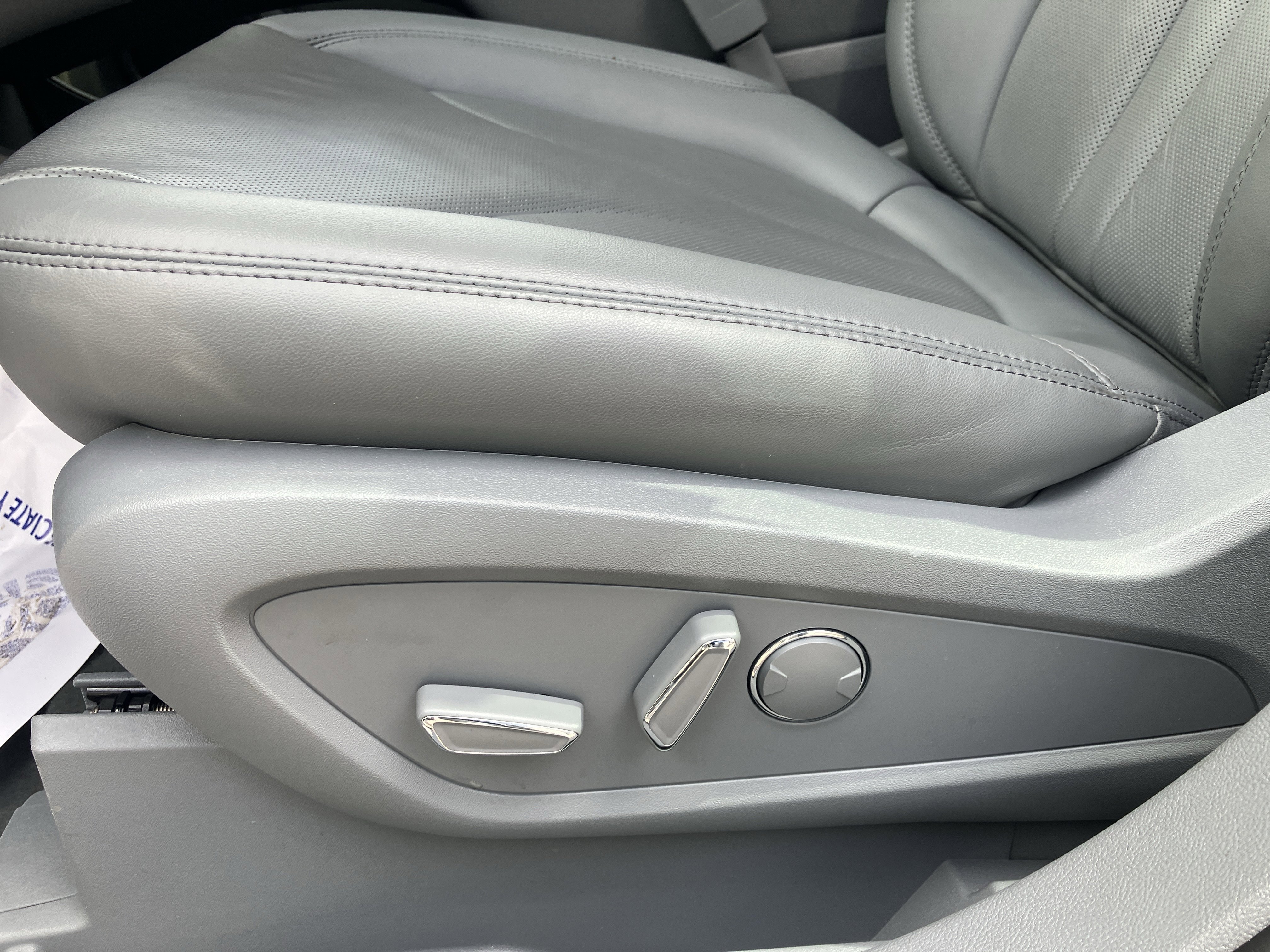 Used 2023 Lincoln Nautilus Reserve w/ Luxury Package image 23