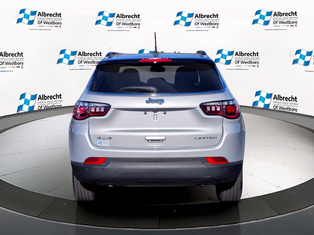 Used 2026 Jeep Compass Limited AWD/4WD image 4