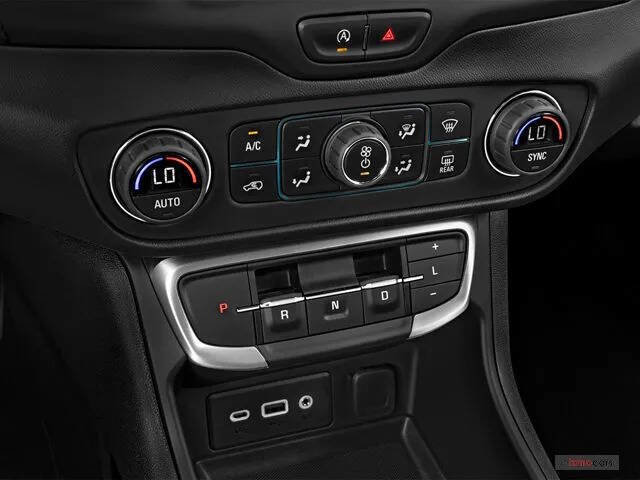 Used 2024 GMC Terrain AT4 image 17