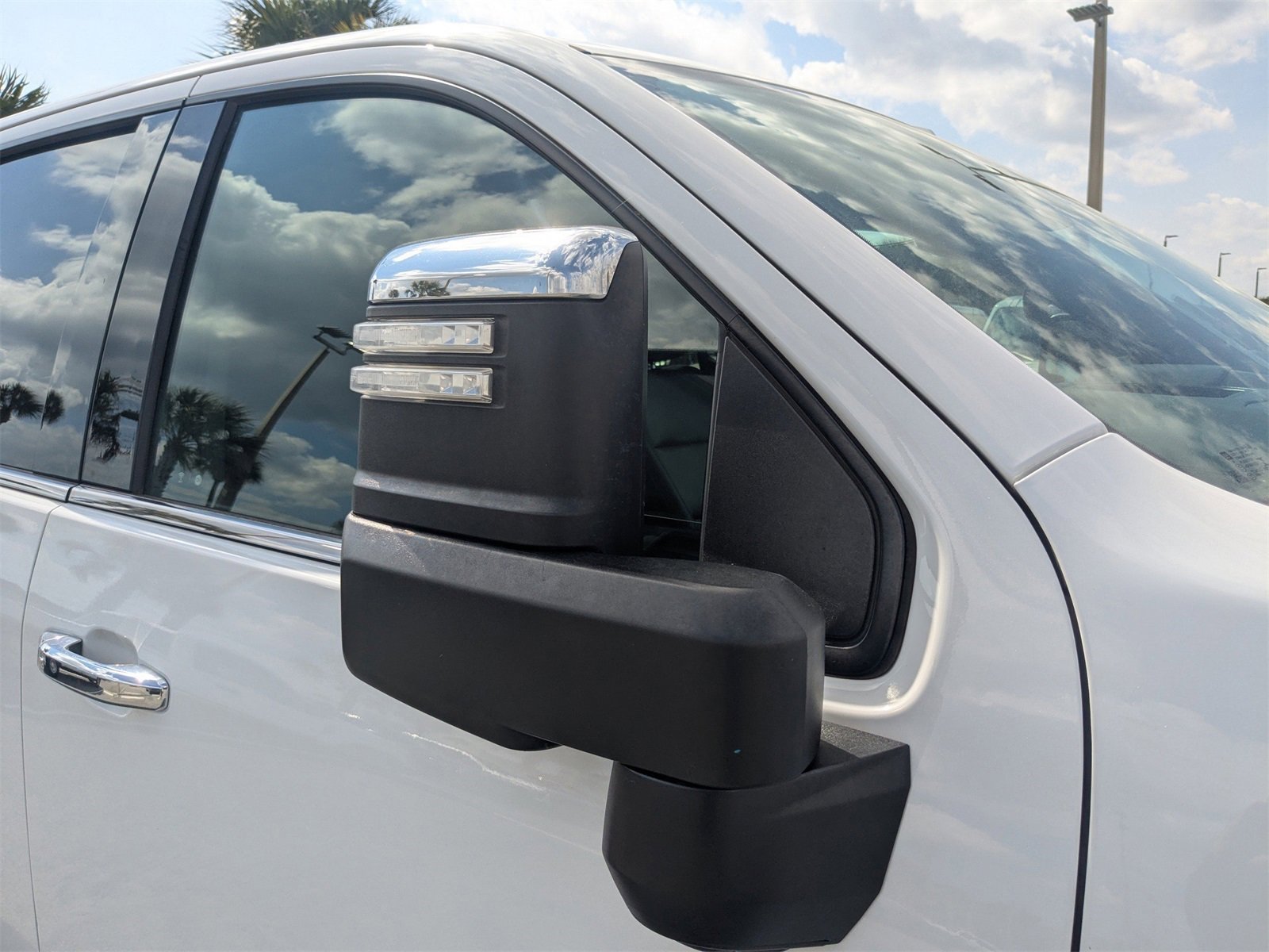 Used 2022 Chevrolet Silverado 2500 LTZ w/ LTZ Convenience Package image 12