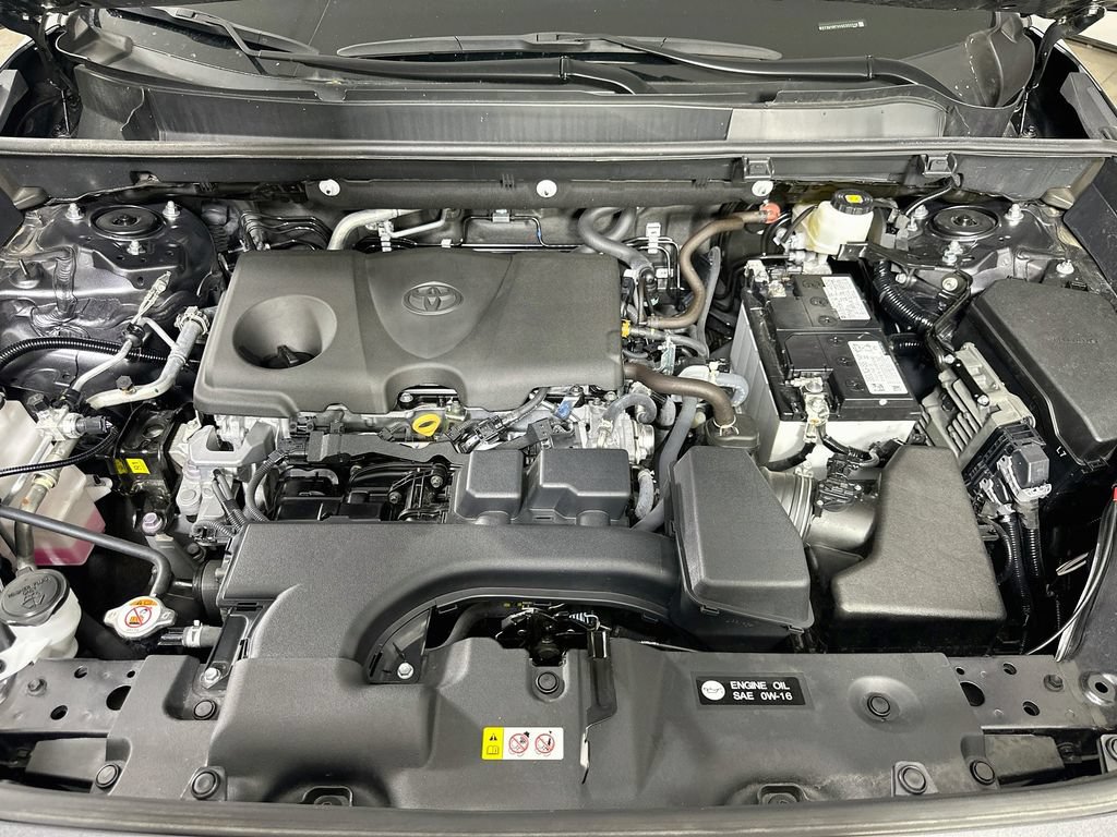 Used 2025 Toyota RAV4 XLE FWD image 9