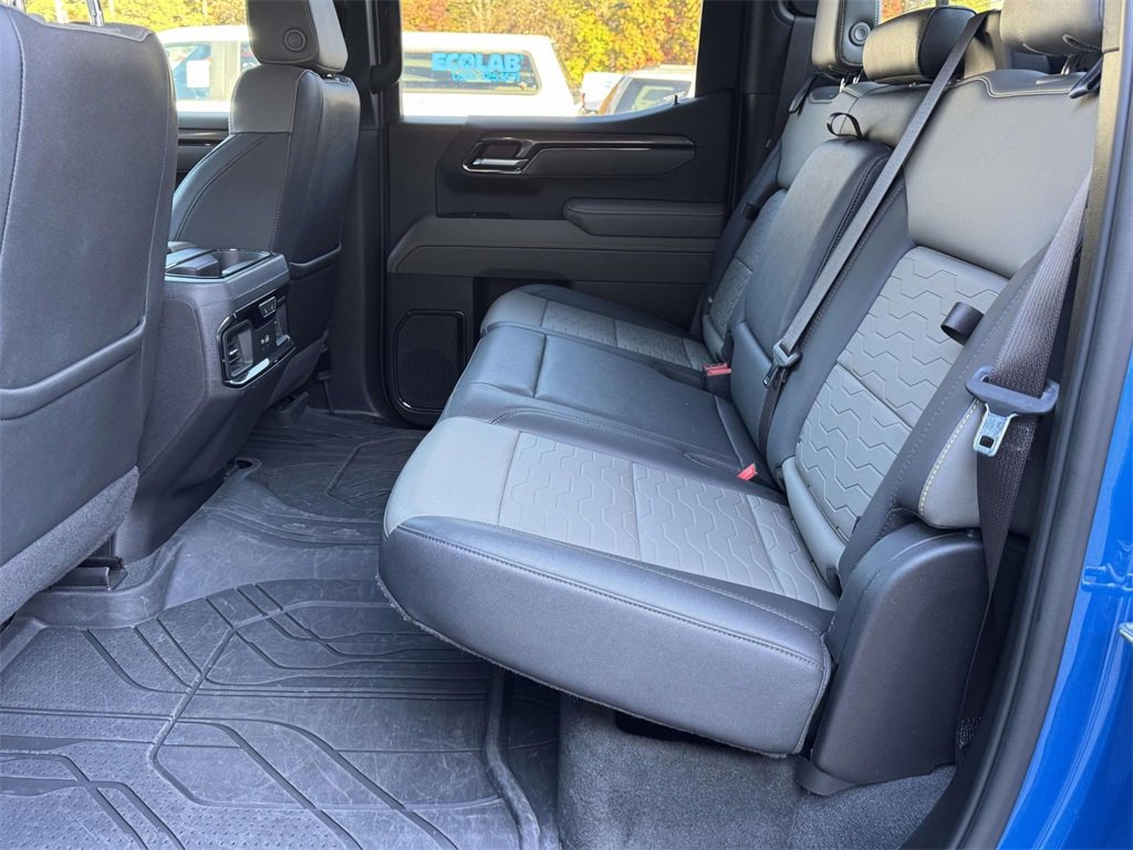 Used 2022 Chevrolet Silverado 1500 ZR2 w/ Technology Package image 16