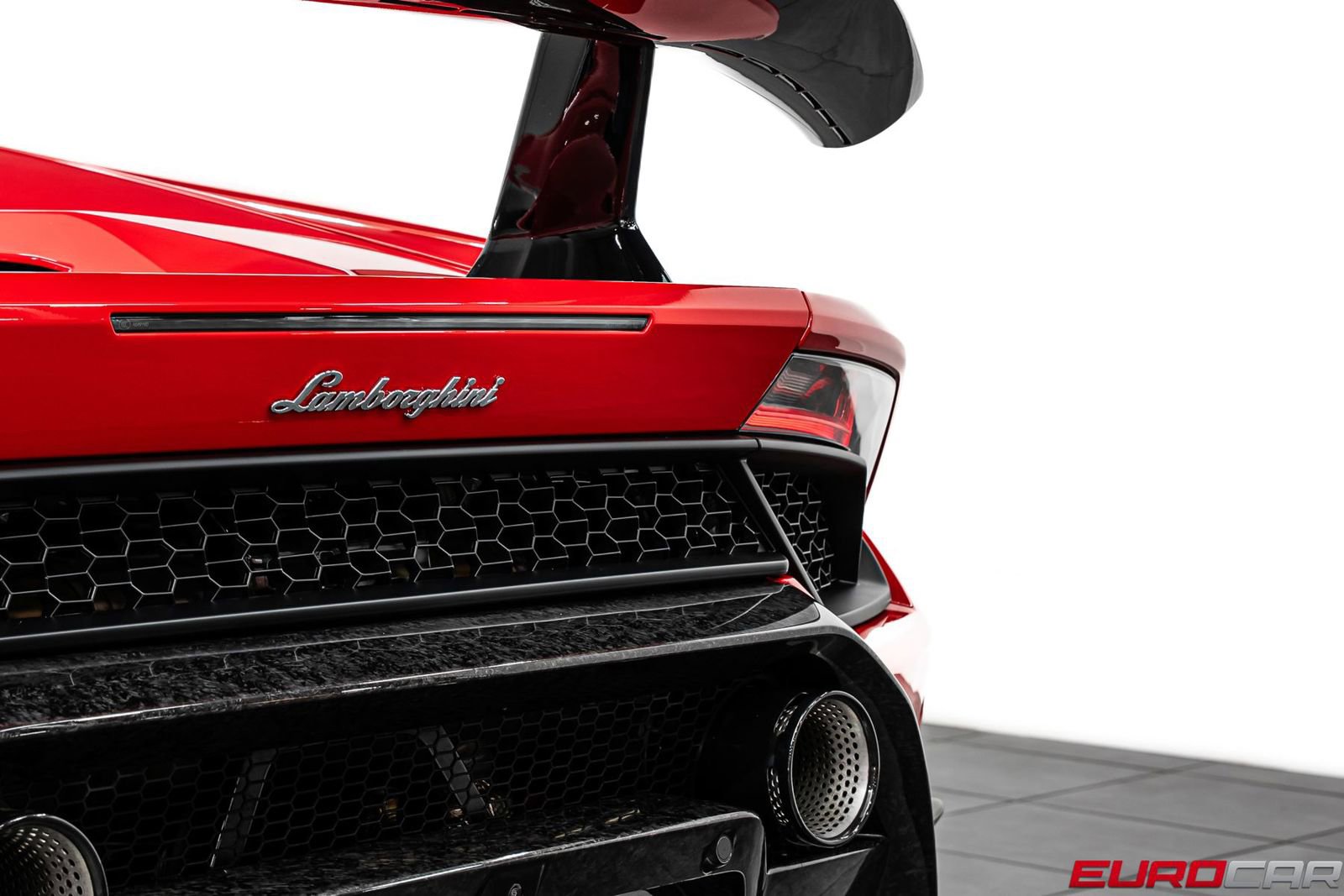 Used 2018 Lamborghini Huracan Performante image 23