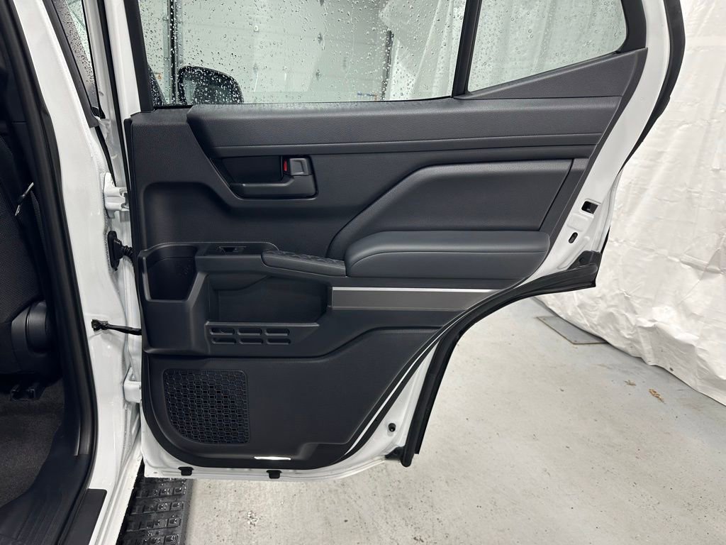 Used 2025 Toyota 4Runner SR5 image 38