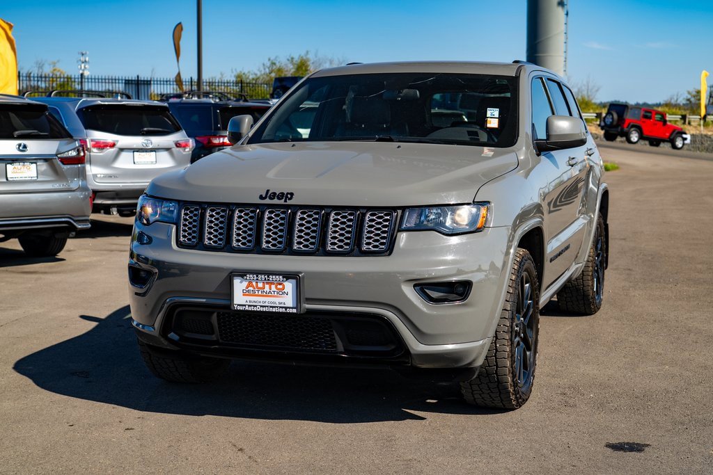 Used 2021 Jeep Grand Cherokee Laredo X image 4