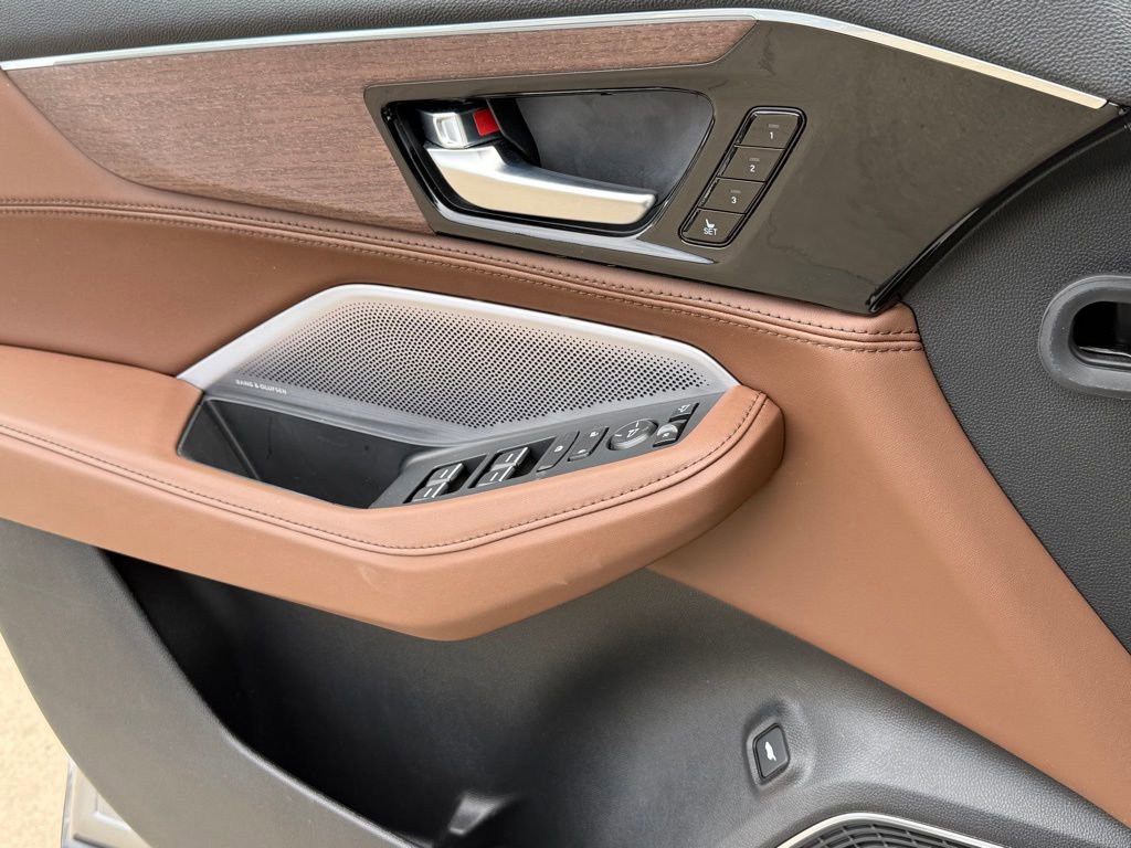 Certified 2025 Acura MDX w/ Advance Package AWD/4WD image 31