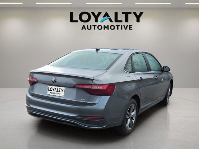 Used 2024 Volkswagen Jetta SE image 7