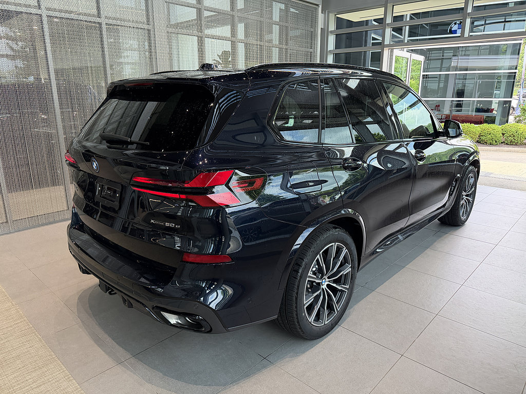 New 2026 BMW X5 xDrive50e w/ M Sport Package AWD/4WD image 6
